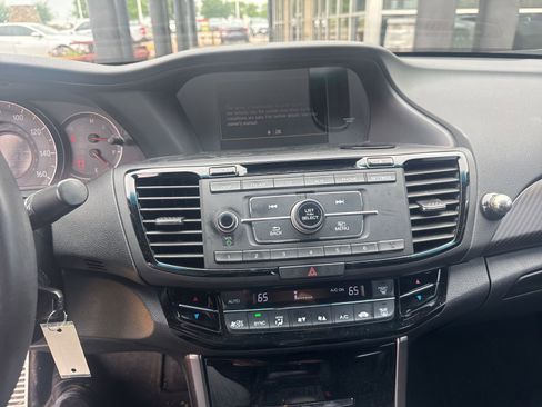 Used 2016 Honda Accord Sport image 17