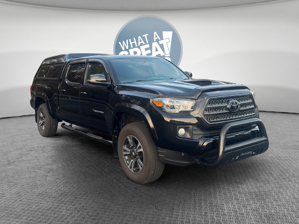 Used 2017 Toyota Tacoma TRD Sport w/ Tow Package AWD/4WD image 1