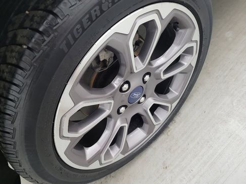 Used 2020 Ford EcoSport Titanium FWD image 31