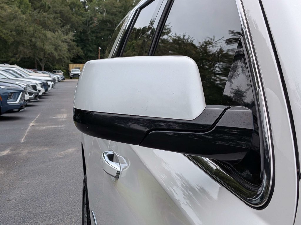 Used 2020 GMC Yukon Denali w/ Open Road Package RWD image 10