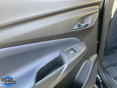 Used 2022 Chevrolet Bolt EUV LT w/ Convenience Package image 32