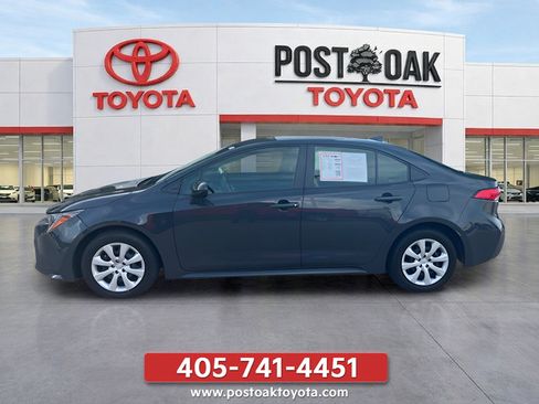 Used 2025 Toyota Corolla LE FWD image 4