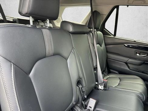 Used 2024 Honda Pilot Touring image 30