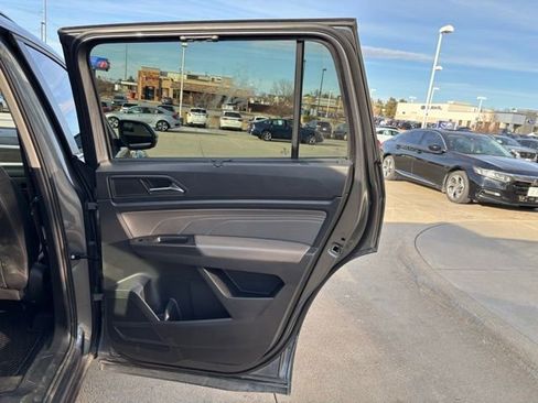 Used 2022 Volkswagen Atlas SE image 27