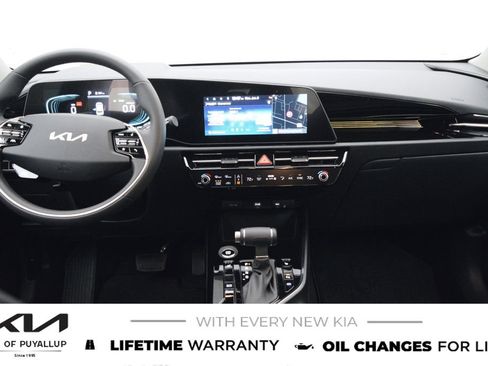 New 2026 Kia Niro EX FWD image 17