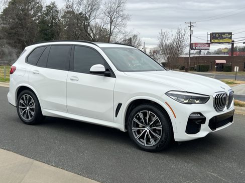 Used 2019 BMW X5 xDrive40i w/ M Sport Package image 2