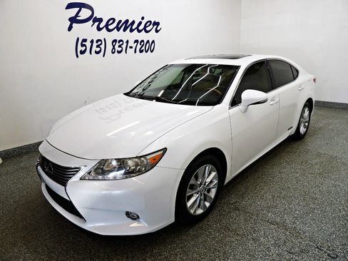 Used 2014 Lexus ES 300h w/ Luxury Package w/Bamboo Trim FWD image 1