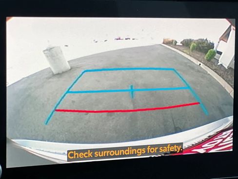 Used 2023 Toyota Highlander XLE image 22