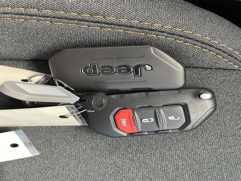 New 2025 Jeep Gladiator Sport image 32