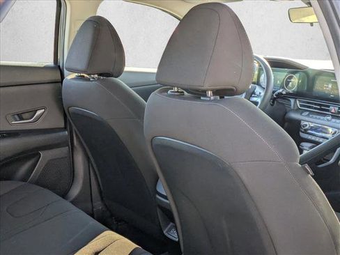 Used 2024 Hyundai Elantra SEL image 24