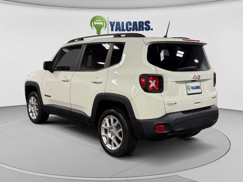 Used 2019 Jeep Renegade Sport w/ Sport Appearance Group AWD/4WD image 3