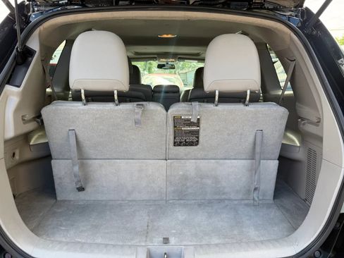 Used 2013 Toyota Highlander SE FWD image 17