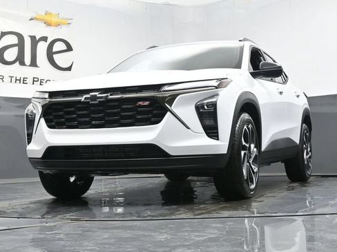 New 2026 Chevrolet Trax RS w/ Sunroof Package FWD image 34