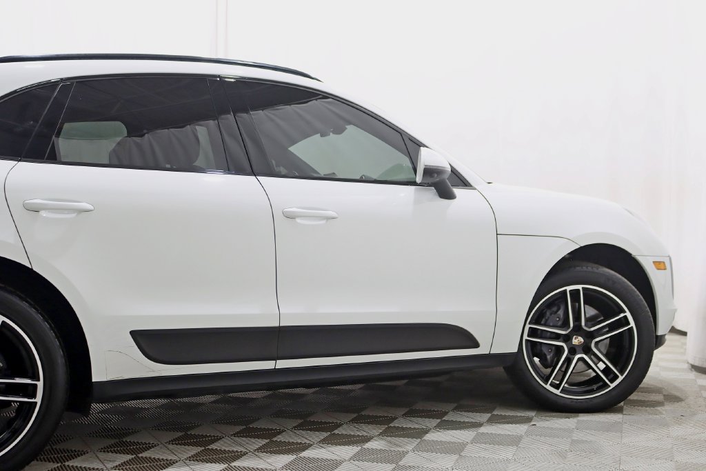 Used 2021 Porsche Macan AWD/4WD image 10