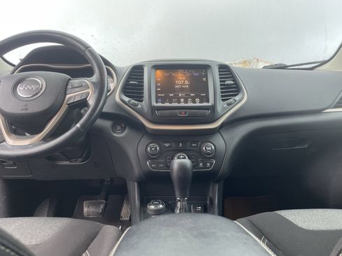 Used 2014 Jeep Cherokee Latitude w/ Comfort/Convenience Group image 15