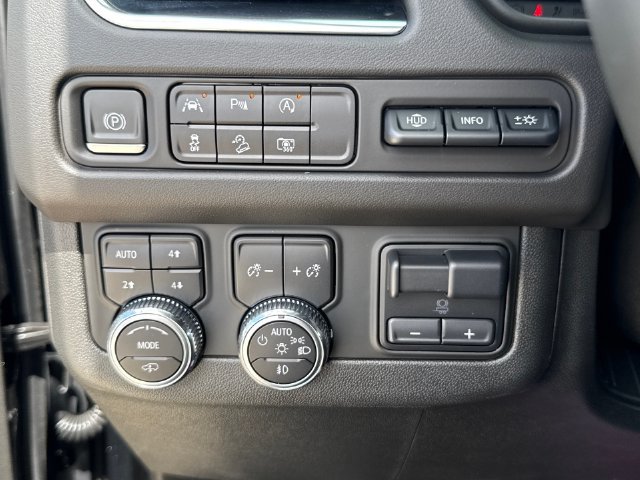 Used 2023 GMC Yukon AT4 w/ AT4 Premium Plus Package AWD/4WD image 22
