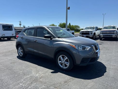 Used 2020 Nissan Kicks S FWD image 7