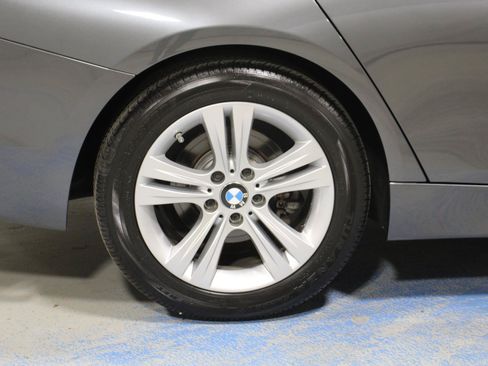 Used 2018 BMW 330i xDrive Sedan w/ Convenience Package AWD/4WD image 38