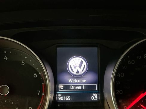 Used 2019 Volkswagen Tiguan SE w/ Panoramic Sunroof Package image 15