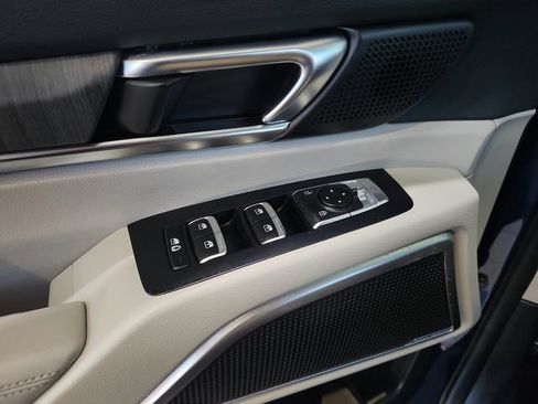 Certified 2024 Kia Telluride EX w/ EX Captain's Chair Package FWD image 20