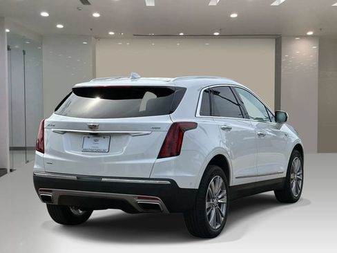 Used 2024 Cadillac XT5 Premium Luxury w/ Technology Package AWD/4WD image 4