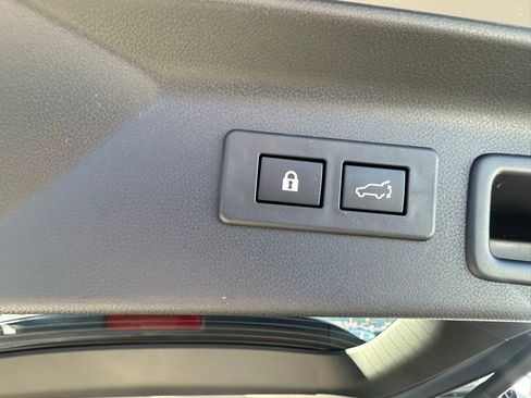 Used 2025 Subaru Forester Sport w/ Popular Package #2 image 8