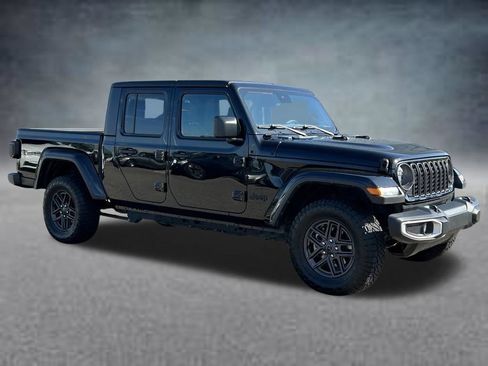 Used 2024 Jeep Gladiator Sport AWD/4WD image 7