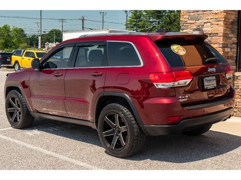 Used 2018 Jeep Grand Cherokee Laredo AWD/4WD image 5