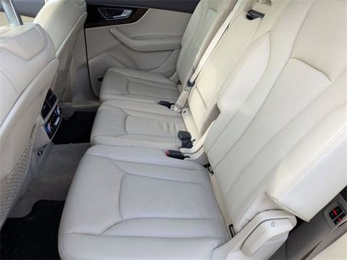 Used 2018 Audi Q7 3.0T Prestige w/ Prestige Package image 27