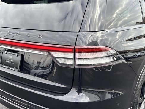 Used 2023 Lincoln Aviator Black Label w/ Jet Package image 36