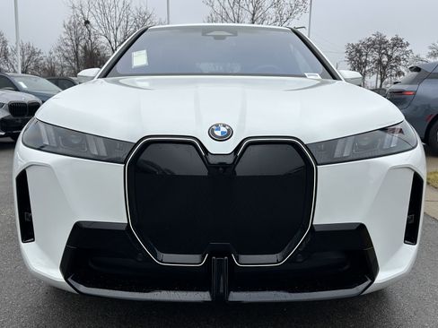New 2026 BMW iX xDrive45 image 3