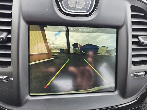 Used 2019 Chrysler 300 S image 15