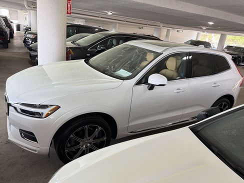 Used 2021 Volvo XC60 T5 Inscription w/ Climate Package image 11