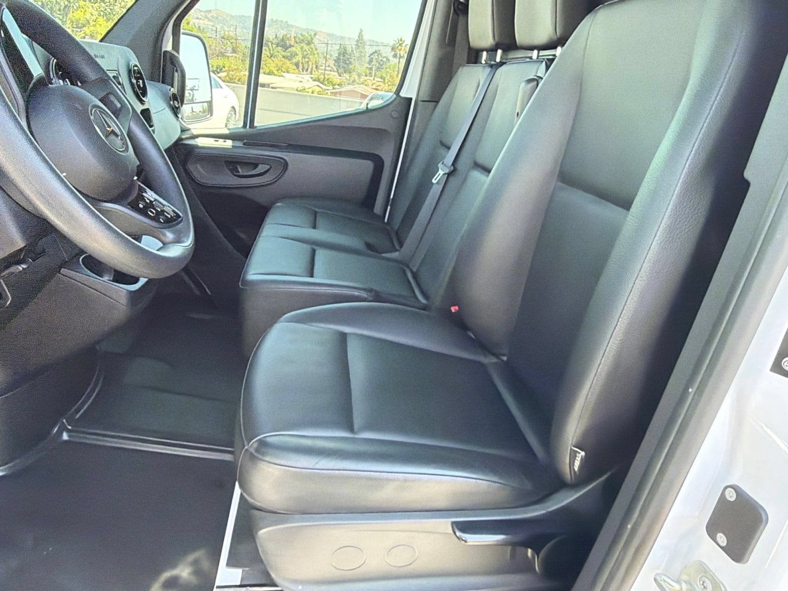 Used 2024 Mercedes-Benz Sprinter 3500 image 21