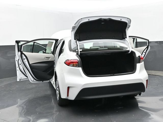 Used 2025 Toyota Corolla LE FWD image 33