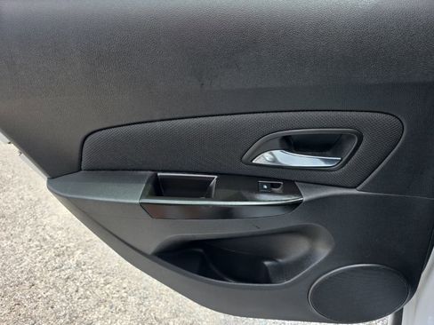 Used 2014 Chevrolet Cruze LT image 18