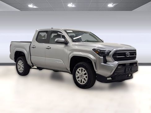 New 2025 Toyota Tacoma SR image 6