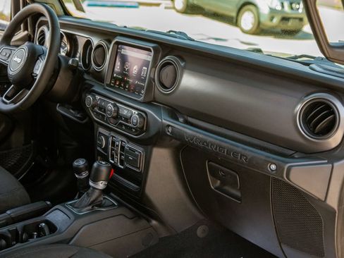 Used 2023 Jeep Wrangler Unlimited w/ Sun & Screen Package AWD/4WD image 11