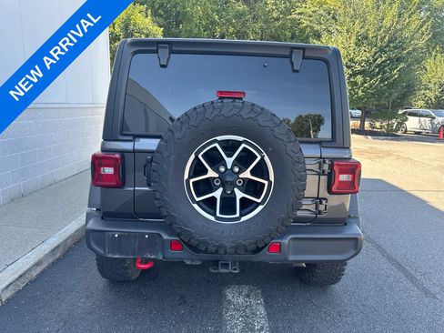 Used 2025 Jeep Wrangler Unlimited Rubicon AWD/4WD image 3
