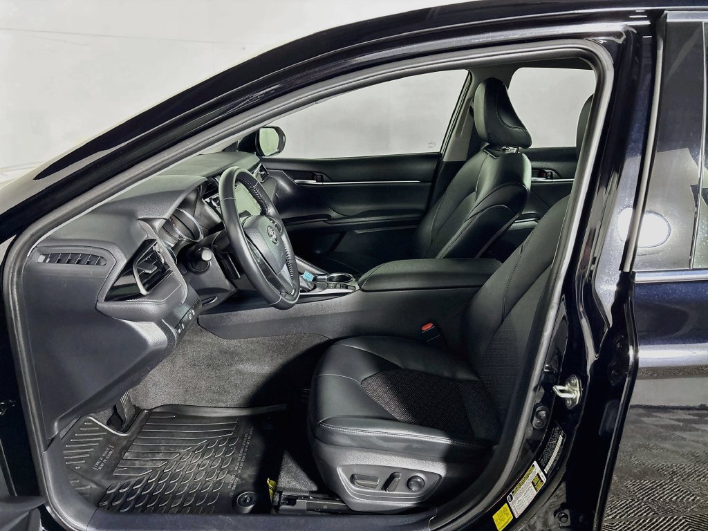 Used 2020 Toyota Camry XSE FWD image 11