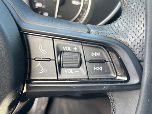 Used 2022 Alfa Romeo Giulia Ti image 17