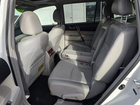 Used 2011 Toyota Highlander Limited image 17