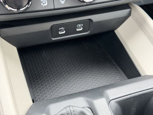 Used 2023 Honda Accord EX image 25