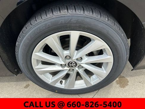 Used 2022 Toyota Camry LE AWD/4WD image 10