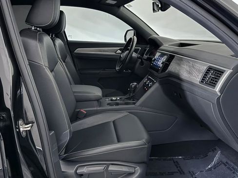Used 2020 Volkswagen Atlas Cross Sport SE AWD/4WD image 24
