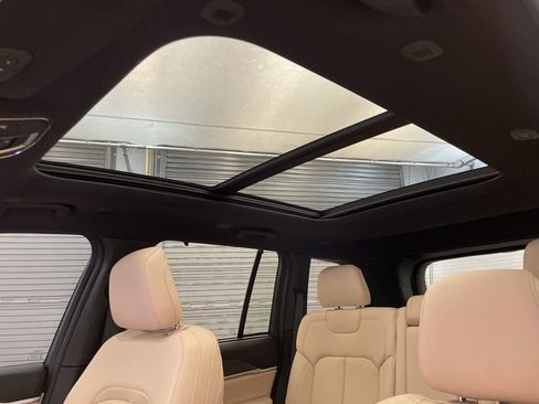 New 2025 Jeep Grand Cherokee Limited w/ Luxury Tech Group II image 17