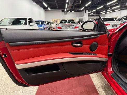 Used 2007 BMW 328i Convertible image 18