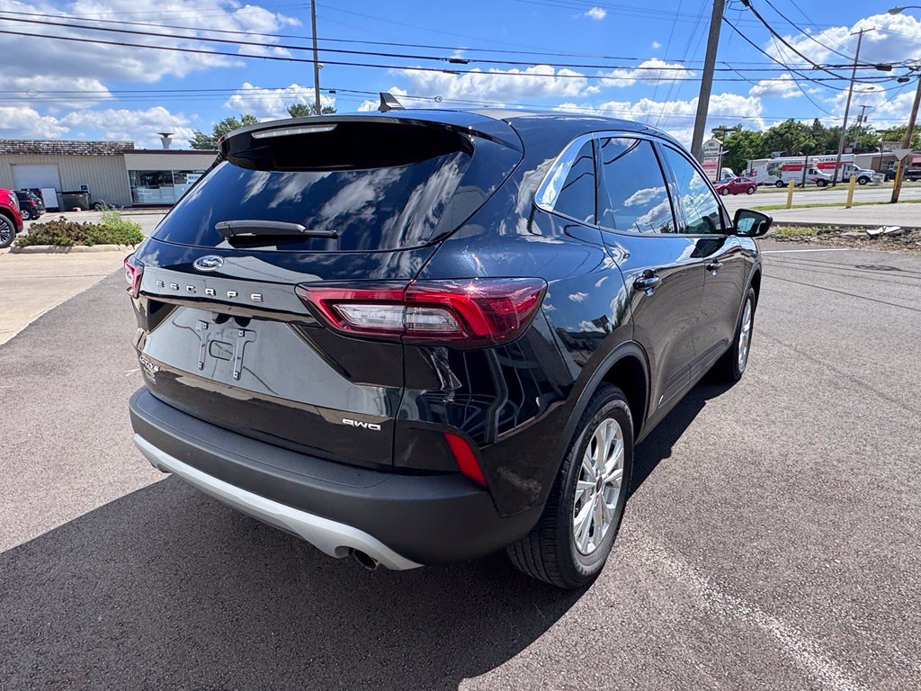 Used 2023 Ford Escape Active AWD/4WD image 7