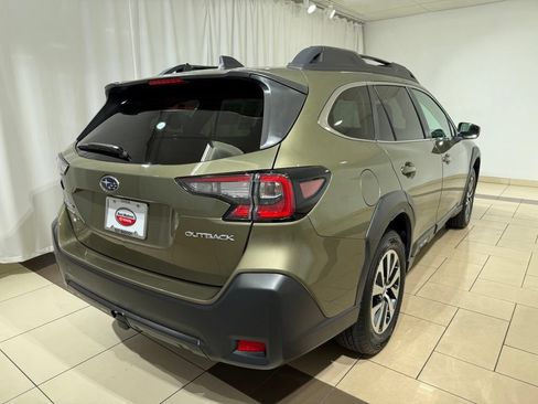 Used 2024 Subaru Outback Premium AWD/4WD image 5