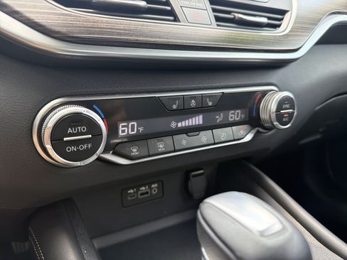 Used 2019 Nissan Altima 2.5 SL FWD image 8